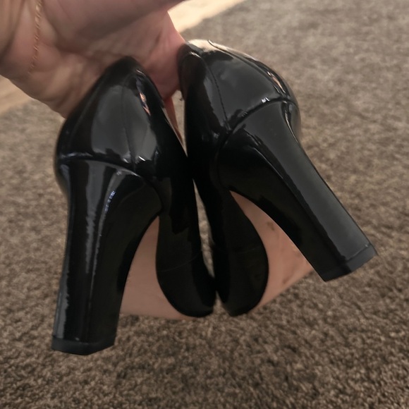 Taryn Rose Black Patent Leather Chunky Heels Squared Toe Size 8.5 Comfort Dressy - Picture 4 of 8
